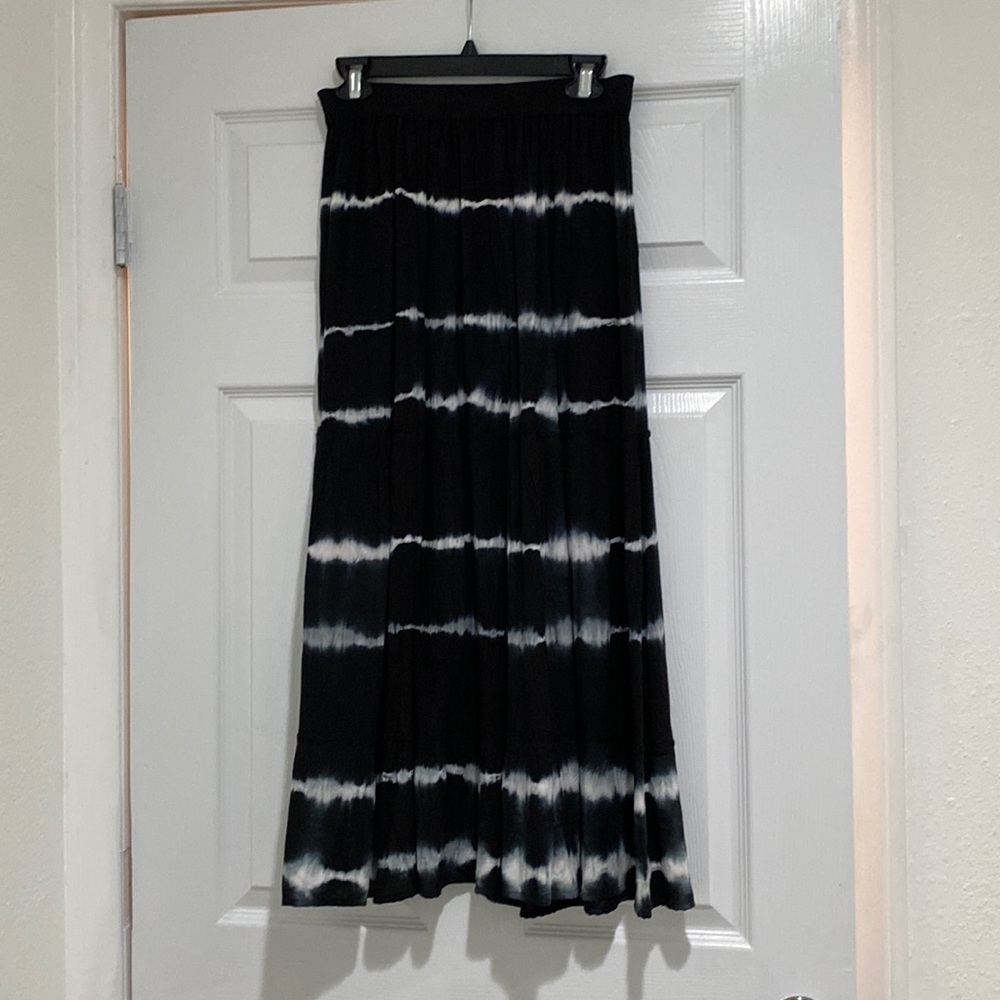 Black /white tie dye tiered maxi skirt